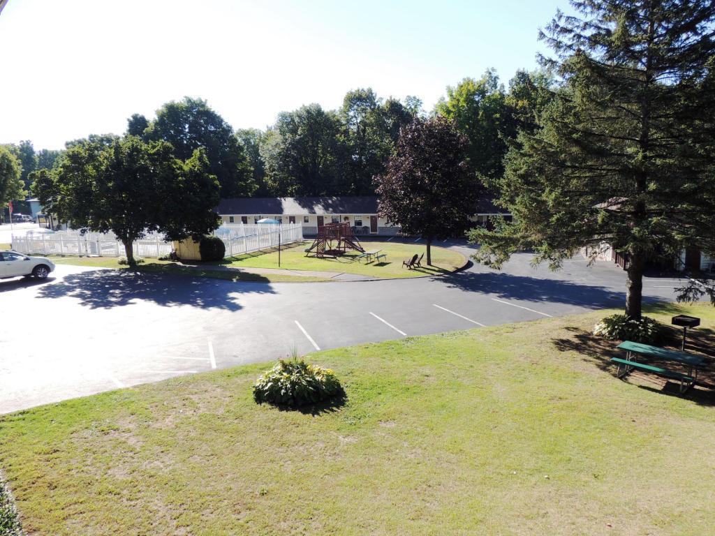 Fran Cove Motel Lake George Exterior photo